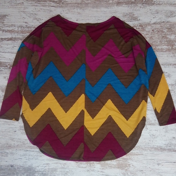Filly Flair Multi Color Aztec Flowy Blouse Top - Picture 6 of 7